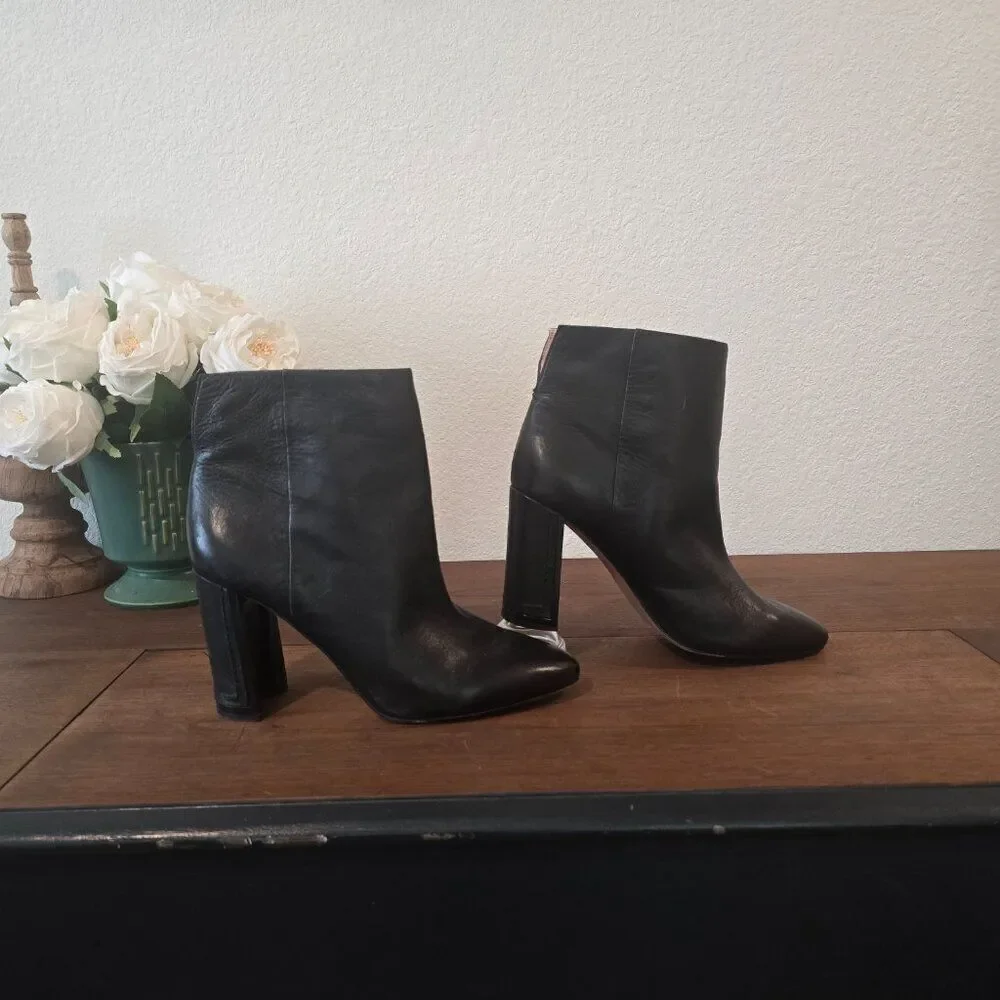 AD & Daughters Eloran Block Heel Sz 9.5